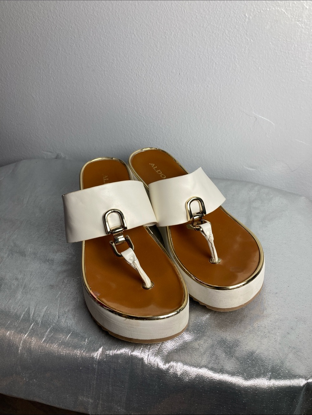 ALDO White Platform Thong Sandals with Gold Accents Sz 10
